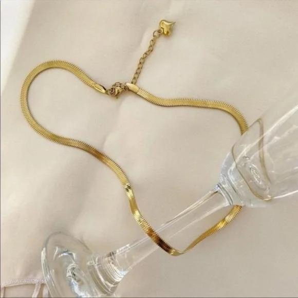 HERRINGBONE 18K GOLD CHAIN NECKLACE, NICE NECKLACE, CUTE NECKLACE - Picture 4 of 7